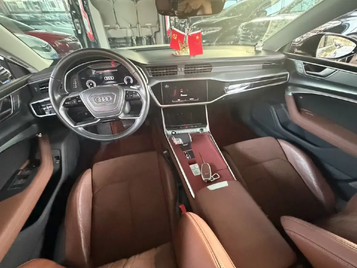 2024 Audi A7L 2.0T 245HP L4 7DCT,autocango,china used car exporter,china ev exporter,chinese used car exporter,chinese used ev exporter