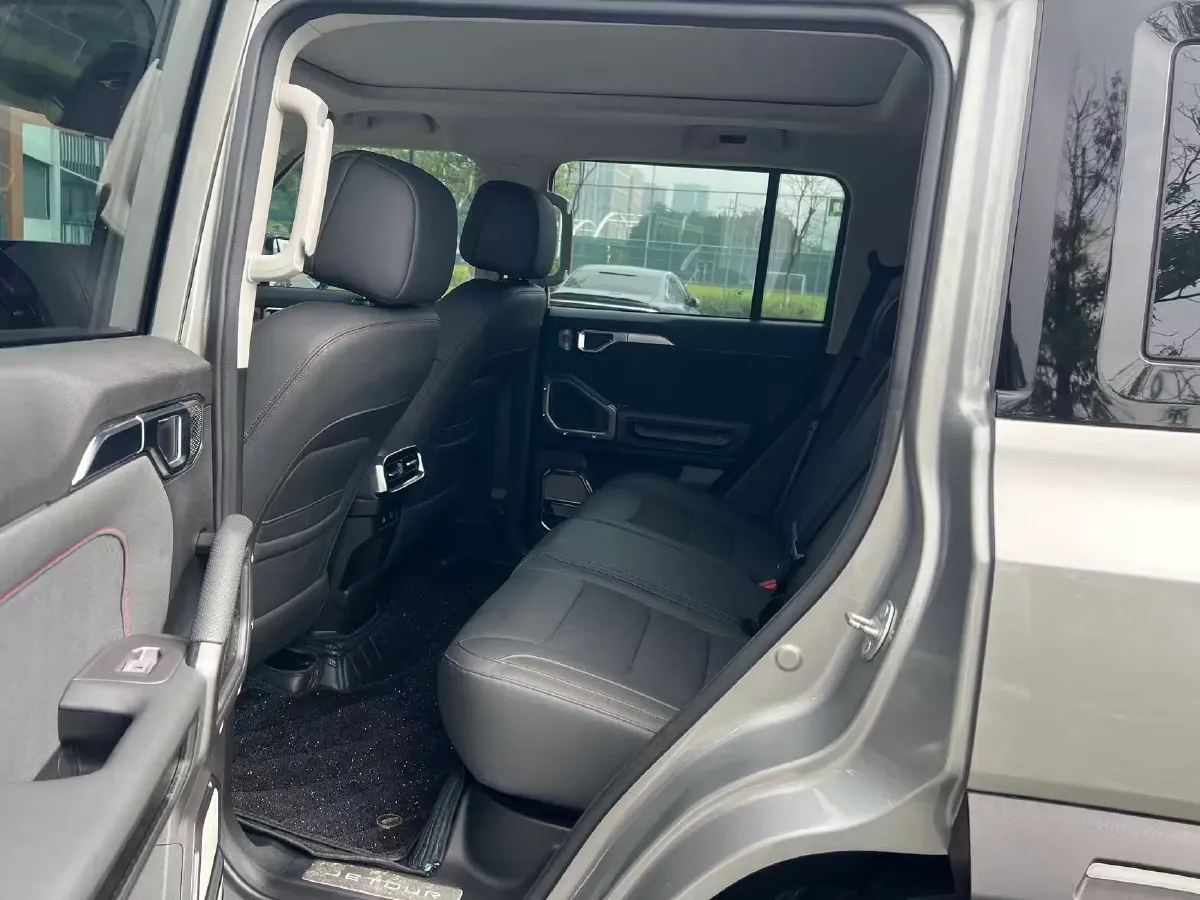 2023 Jetour Traveller 2.0T 254HP L4 7DCT,autocango,china used car exporter,china ev exporter,chinese used car exporter,chinese used ev exporter