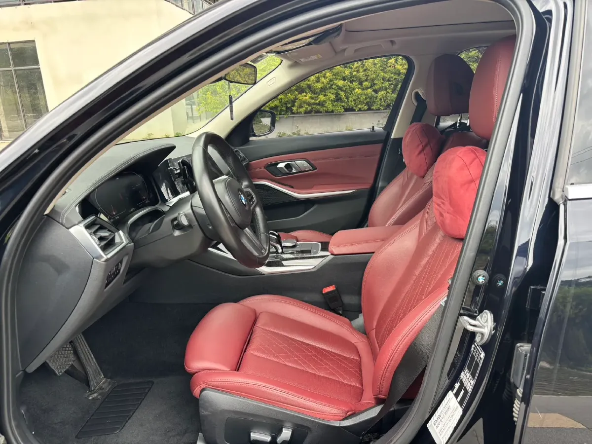 2022 BMW 3 Series 2.0T 184HP L4 8AT,autocango,china used car exporter,china ev exporter,chinese used car exporter,chinese used ev exporter