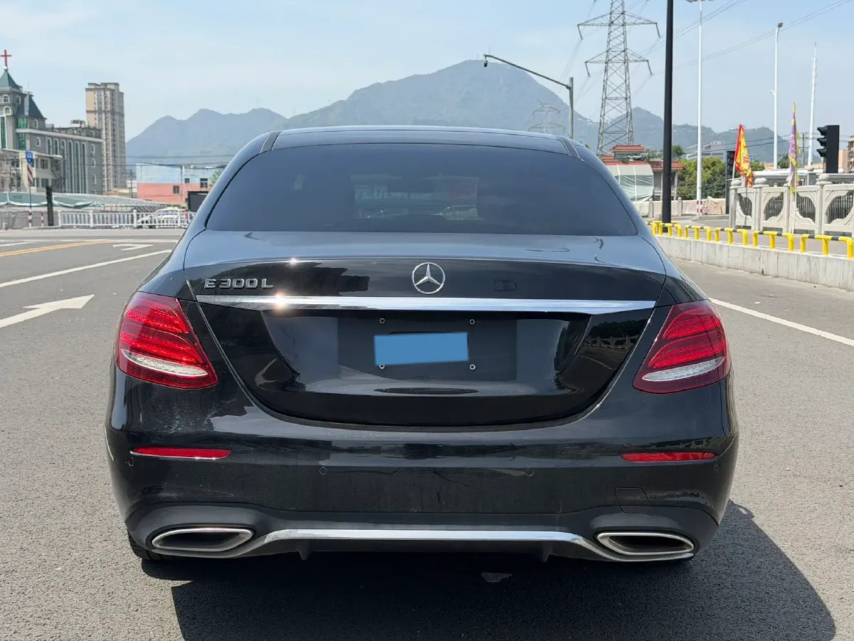 2020 Mercedes-Benz E Class 2.0T 258HP L4 9AT,autocango,china used car exporter,china ev exporter,chinese used car exporter,chinese used ev exporter