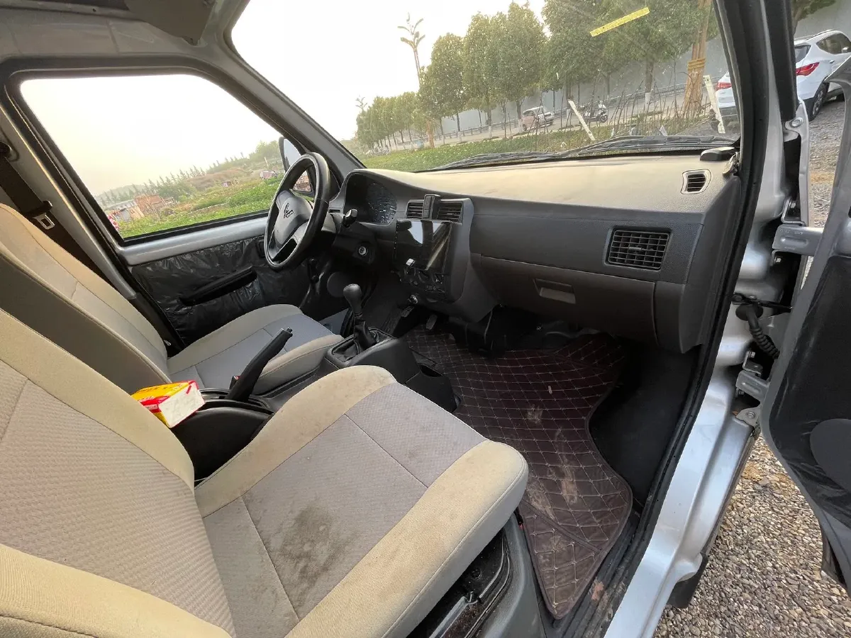 2022 WuLing RongGuang Mini Truck 1.5L 99HP L4 5MT,autocango,china used car exporter,china ev exporter,chinese used car exporter,chinese used ev exporter