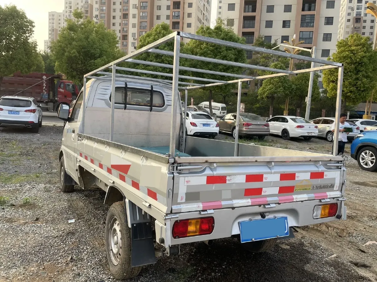2022 WuLing RongGuang Mini Truck 1.5L 99HP L4 5MT,autocango,china used car exporter,china ev exporter,chinese used car exporter,chinese used ev exporter