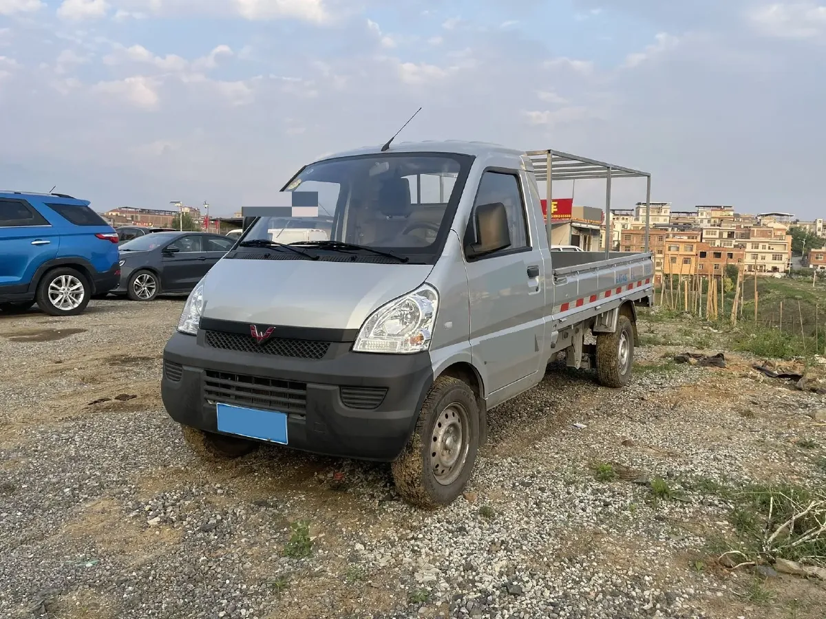 2022 WuLing RongGuang Mini Truck 1.5L 99HP L4 5MT,autocango,china used car exporter,china ev exporter,chinese used car exporter,chinese used ev exporter