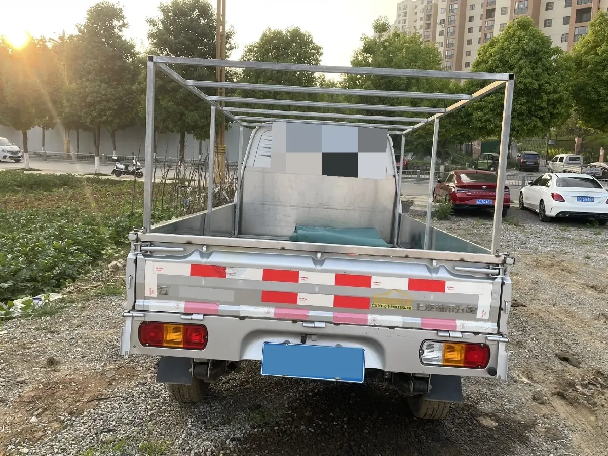 2022 WuLing RongGuang Mini Truck 1.5L 99HP L4 5MT,autocango,china used car exporter,china ev exporter,chinese used car exporter,chinese used ev exporter
