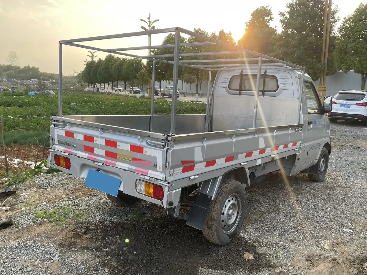 2022 WuLing RongGuang Mini Truck 1.5L 99HP L4 5MT,autocango,china used car exporter,china ev exporter,chinese used car exporter,chinese used ev exporter