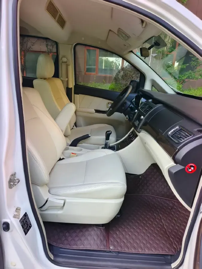 2018 Yema SiPaiKa 1.5L 112HP L4 5MT,autocango,china used car exporter,china ev exporter,chinese used car exporter,chinese used ev exporter
