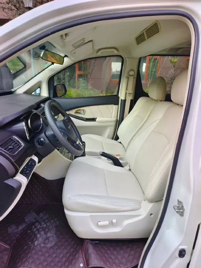 2018 Yema SiPaiKa 1.5L 112HP L4 5MT,autocango,china used car exporter,china ev exporter,chinese used car exporter,chinese used ev exporter