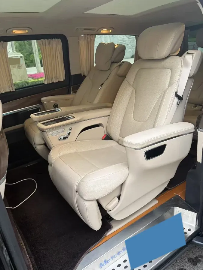 2020 Mercedes-Benz V Class 2.0T 211HP L4 9AT,autocango,china used car exporter,china ev exporter,chinese used car exporter,chinese used ev exporter