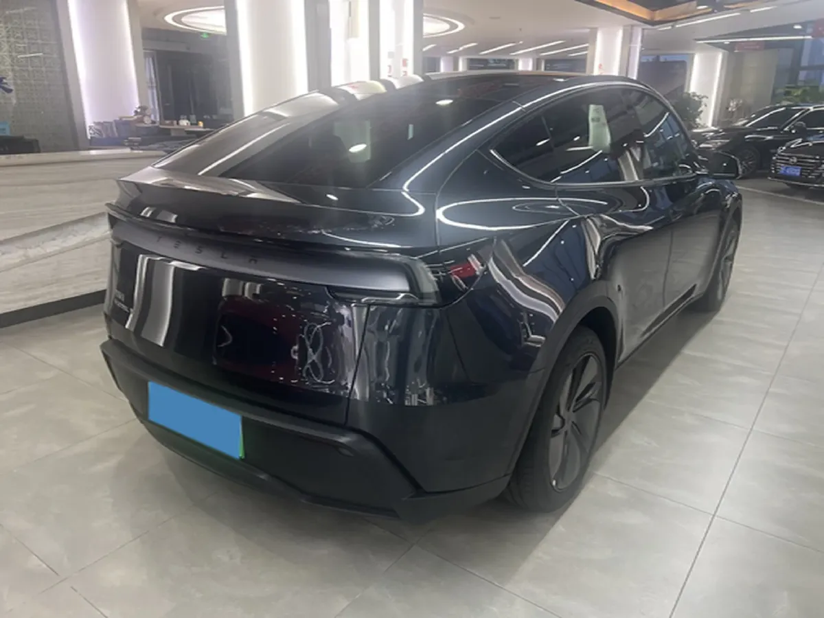 2025 Tesla Model Y BEV 62.5KWH,autocango,china used car exporter,china ev exporter,chinese used car exporter,chinese used ev exporter