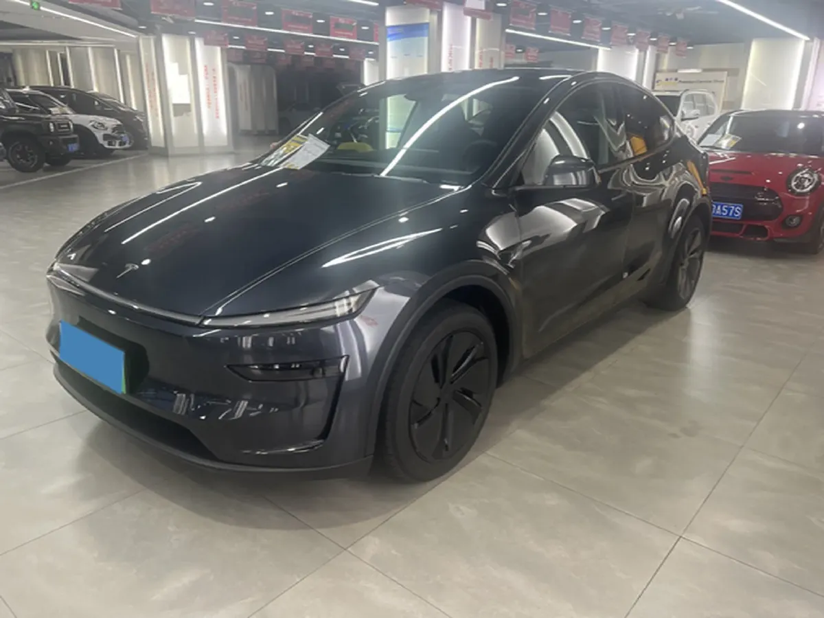 2025 Tesla Model Y BEV 62.5KWH,autocango,china used car exporter,china ev exporter,chinese used car exporter,chinese used ev exporter
