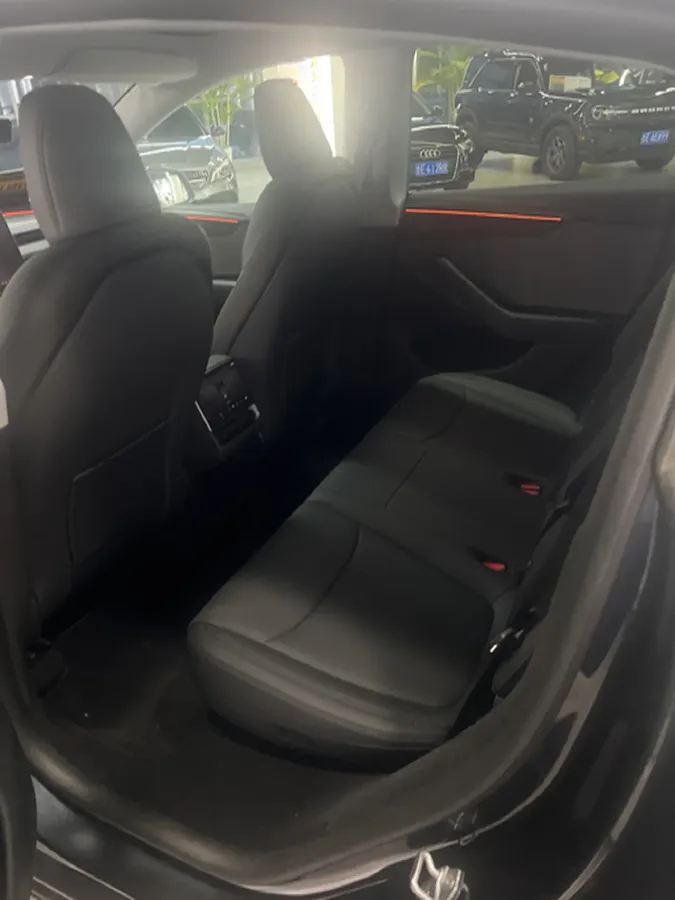 2025 Tesla Model Y BEV 62.5KWH,autocango,china used car exporter,china ev exporter,chinese used car exporter,chinese used ev exporter
