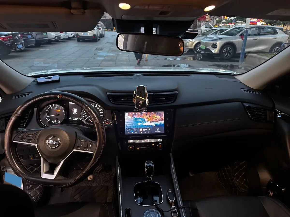 2023 Nissan X-Trail 2.0L 151HP L4 CVT,autocango,china used car exporter,china ev exporter,chinese used car exporter,chinese used ev exporter