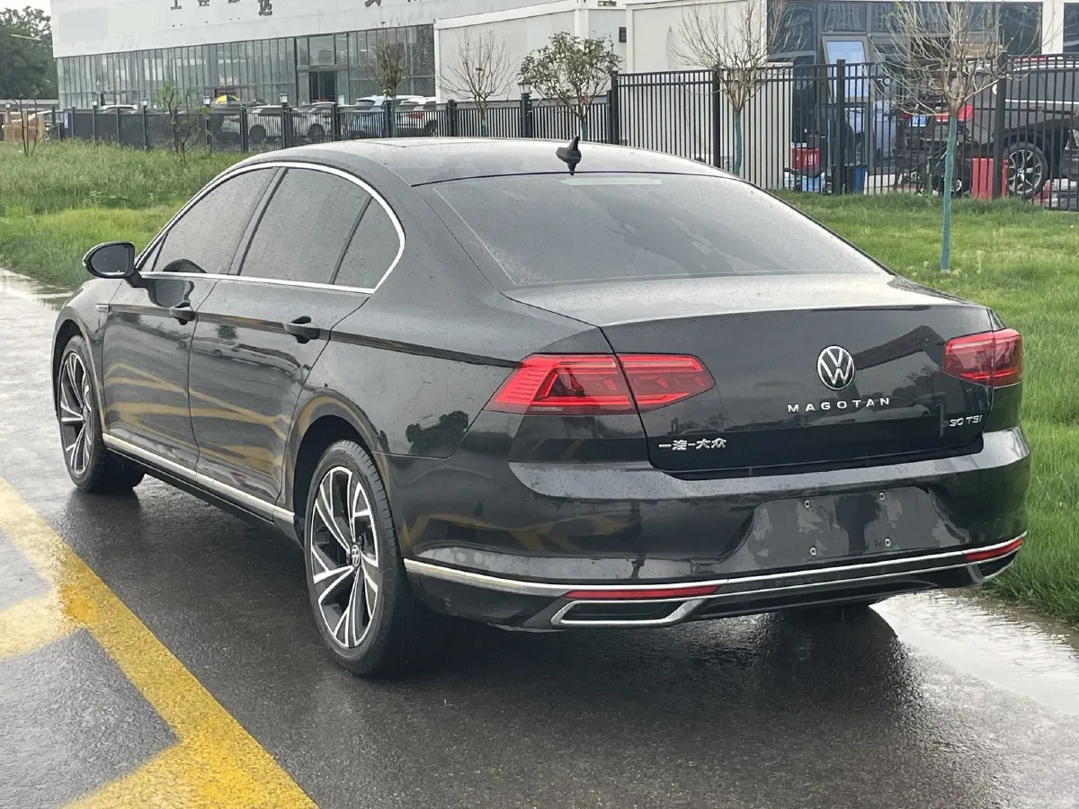 2021 Volkswagen Magotan 2.0T 186HP L4 7DCT,autocango,china used car exporter,china ev exporter,chinese used car exporter,chinese used ev exporter