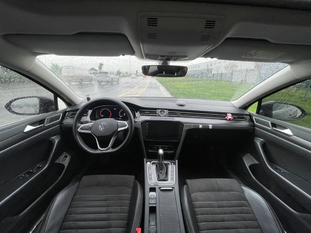 2021 Volkswagen Magotan 2.0T 186HP L4 7DCT,autocango,china used car exporter,china ev exporter,chinese used car exporter,chinese used ev exporter