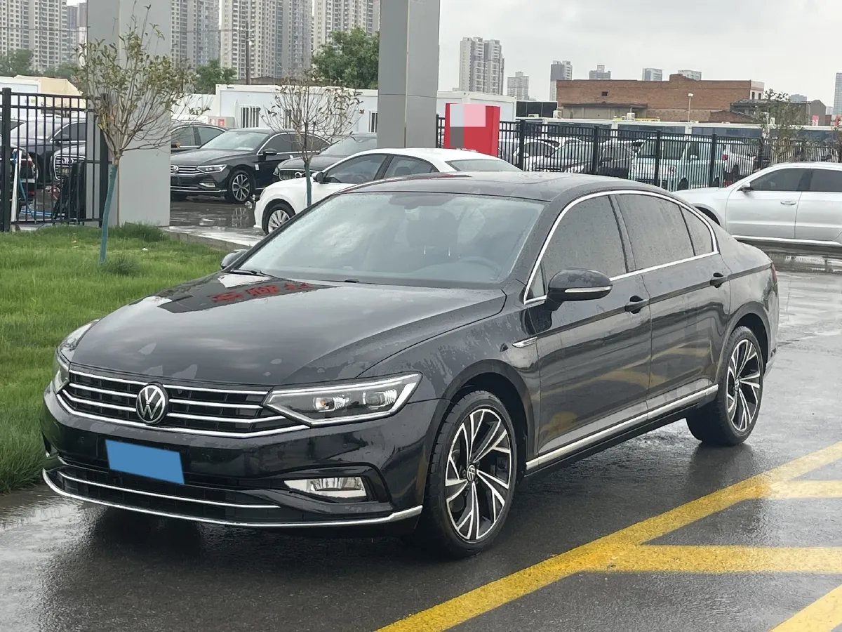 2021 Volkswagen Magotan 2.0T 186HP L4 7DCT,autocango,china used car exporter,china ev exporter,chinese used car exporter,chinese used ev exporter