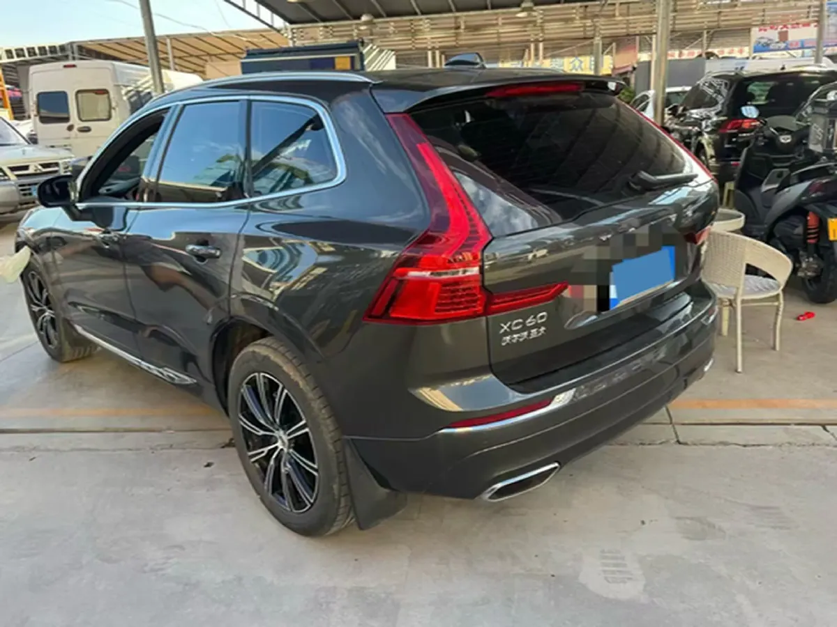 2021 Volvo XC60 2.0T 250HP L4 8AT,autocango,china used car exporter,china ev exporter,chinese used car exporter,chinese used ev exporter