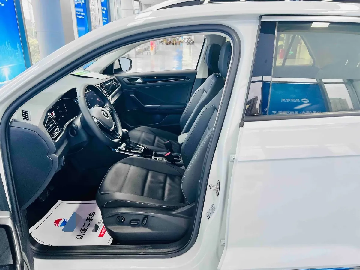 2022 Volkswagen T-Roc 1.4T 150HP L4 7DCT,autocango,china used car exporter,china ev exporter,chinese used car exporter,chinese used ev exporter