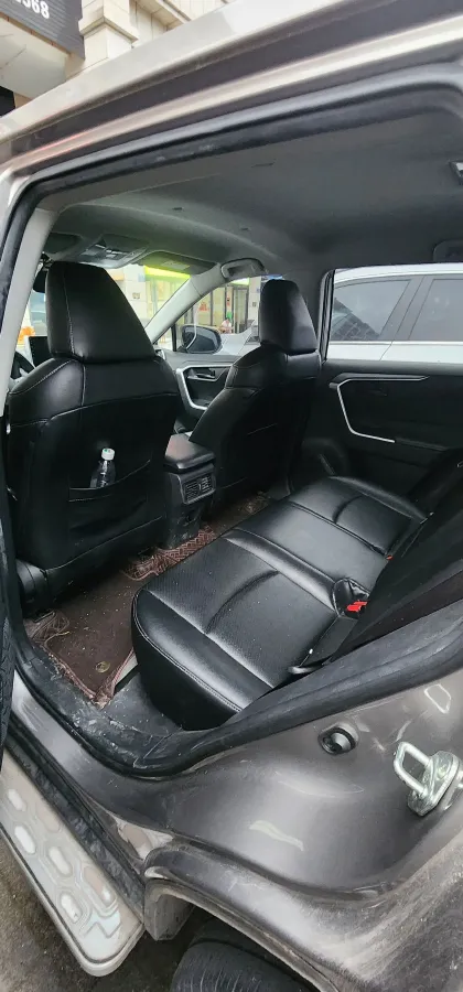 2021 Toyota RAV4 2.0L 171HP L4 CVT,autocango,china used car exporter,china ev exporter,chinese used car exporter,chinese used ev exporter