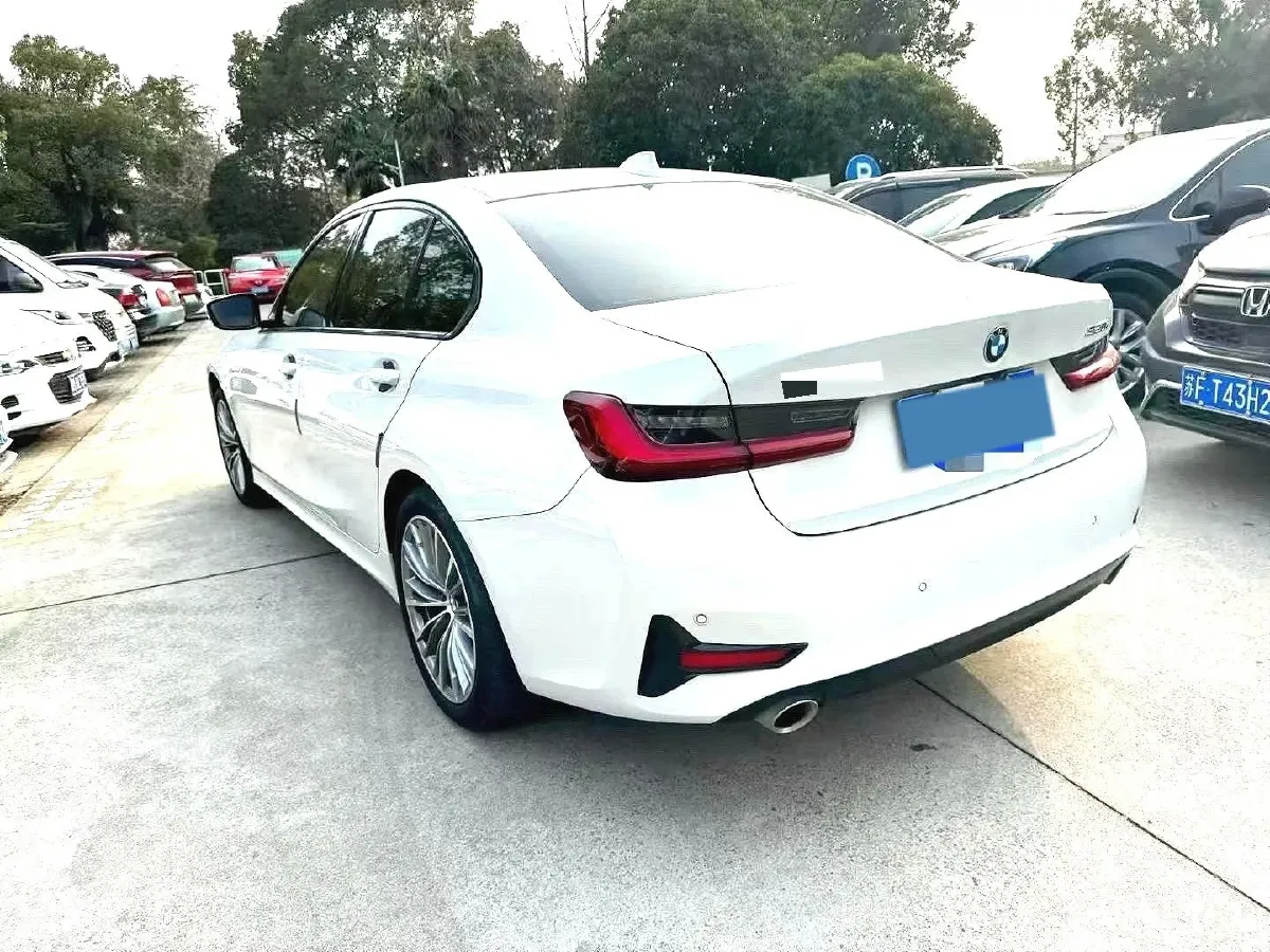 2022 BMW 3 Series 2.0T 156HP L4 8AT,autocango,china used car exporter,china ev exporter,chinese used car exporter,chinese used ev exporter