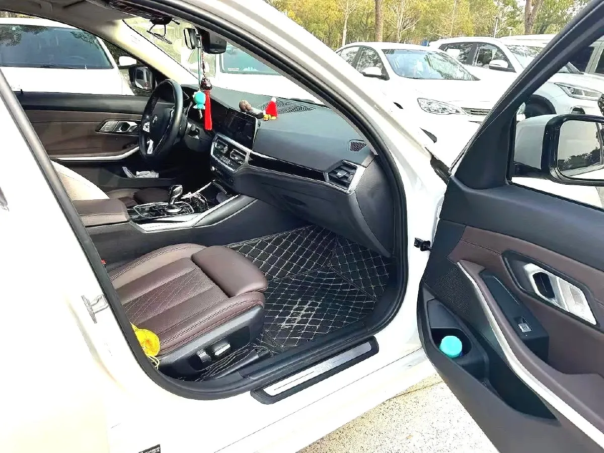 2022 BMW 3 Series 2.0T 156HP L4 8AT,autocango,china used car exporter,china ev exporter,chinese used car exporter,chinese used ev exporter