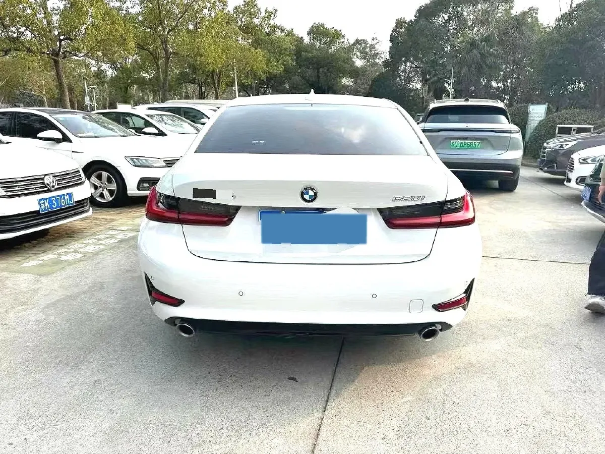 2022 BMW 3 Series 2.0T 156HP L4 8AT,autocango,china used car exporter,china ev exporter,chinese used car exporter,chinese used ev exporter