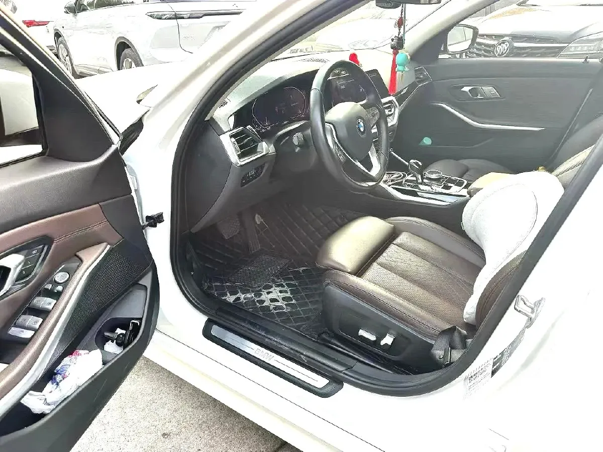 2022 BMW 3 Series 2.0T 156HP L4 8AT,autocango,china used car exporter,china ev exporter,chinese used car exporter,chinese used ev exporter