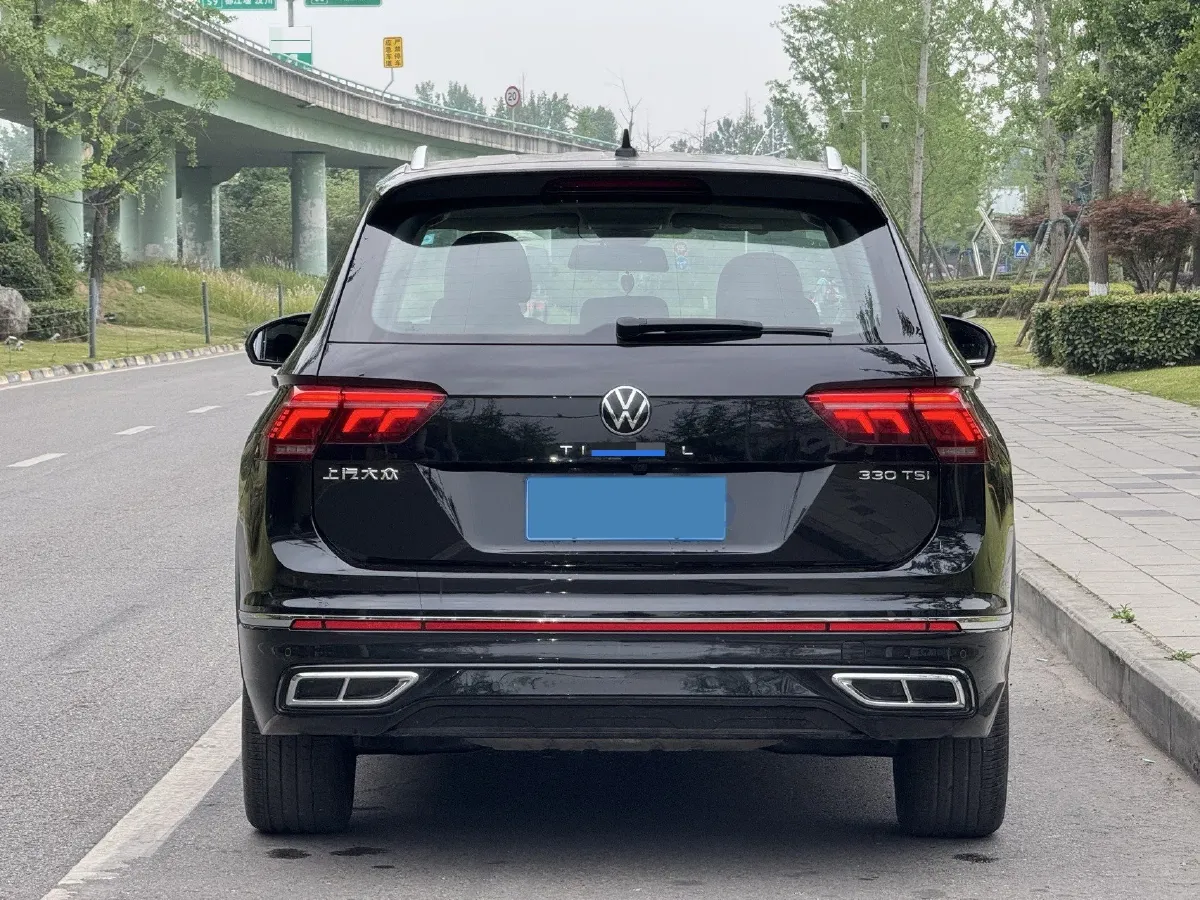2023 Volkswagen Tiguan L 2.0T 186HP L4 7DCT,autocango,china used car exporter,china ev exporter,chinese used car exporter,chinese used ev exporter
