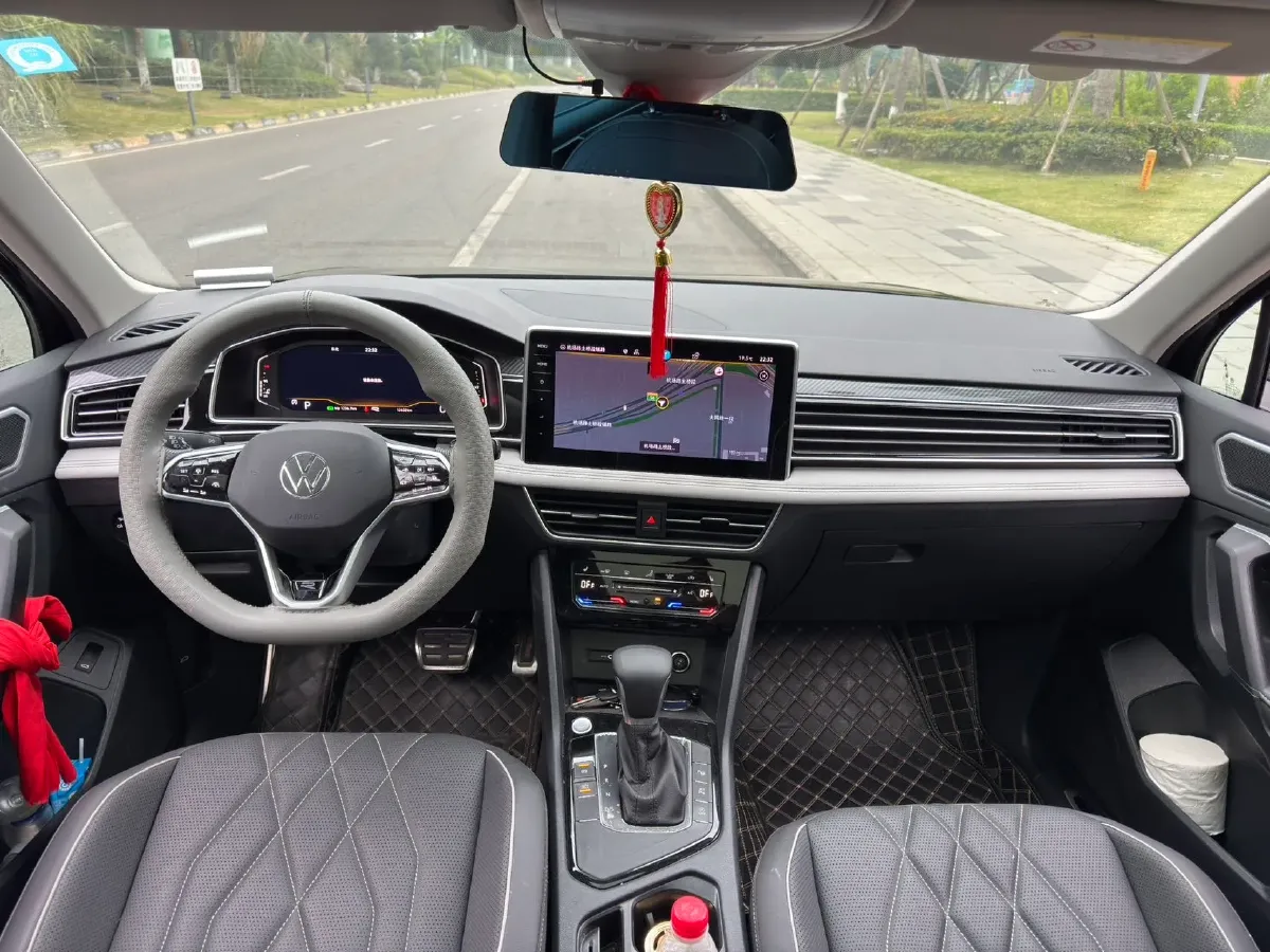 2023 Volkswagen Tiguan L 2.0T 186HP L4 7DCT,autocango,china used car exporter,china ev exporter,chinese used car exporter,chinese used ev exporter