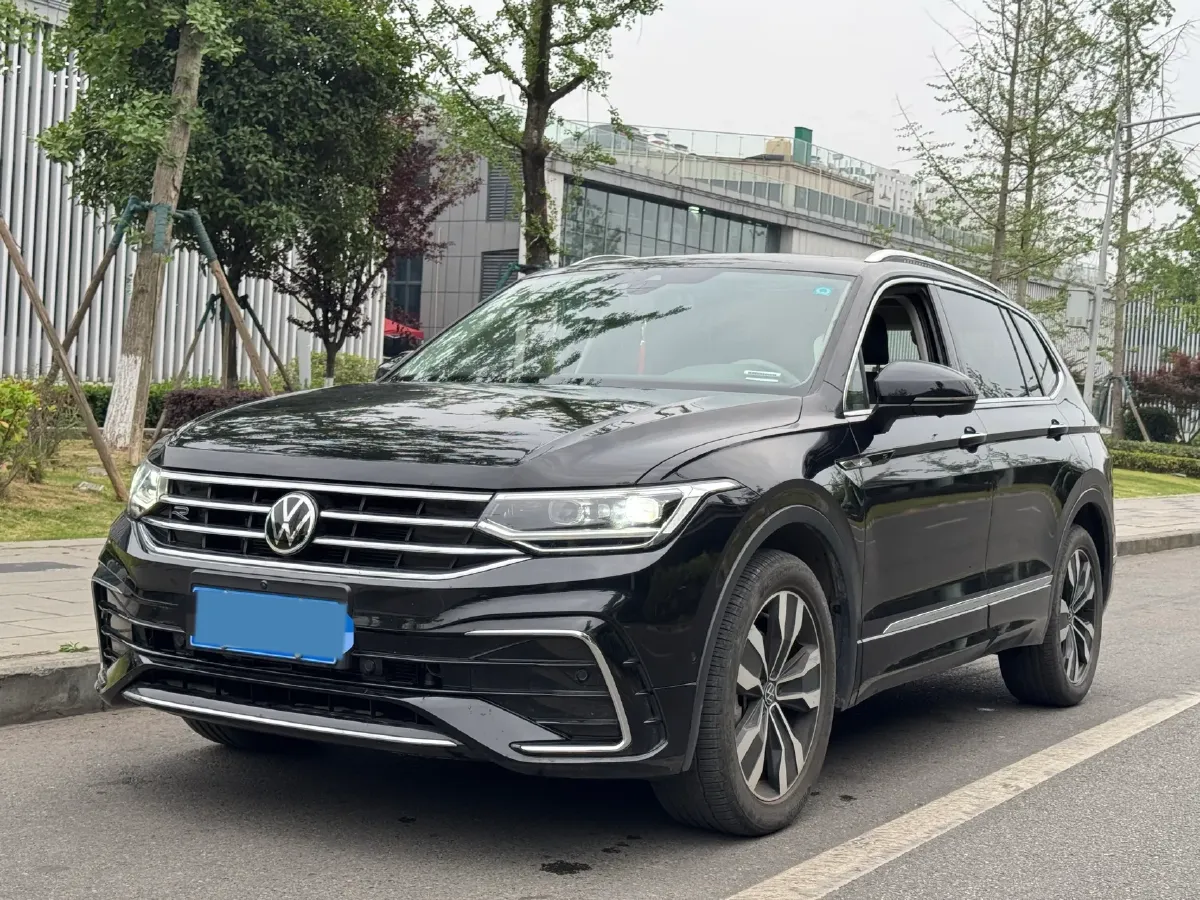 2023 Volkswagen Tiguan L 2.0T 186HP L4 7DCT,autocango,china used car exporter,china ev exporter,chinese used car exporter,chinese used ev exporter