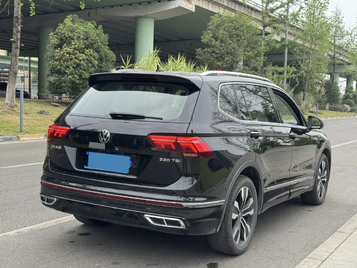 2023 Volkswagen Tiguan L 2.0T 186HP L4 7DCT,autocango,china used car exporter,china ev exporter,chinese used car exporter,chinese used ev exporter
