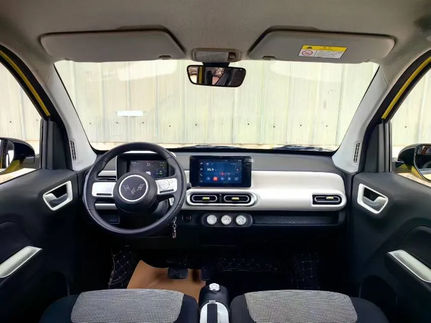 2024 WuLing HongGuang MINI EV BEV 17.3KWH,autocango,china used car exporter,china ev exporter,chinese used car exporter,chinese used ev exporter