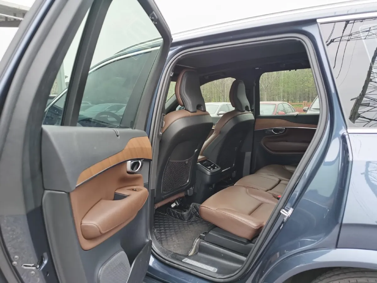 2024 Volvo XC90 2.0T 299HP L4 8AT,autocango,china used car exporter,china ev exporter,chinese used car exporter,chinese used ev exporter