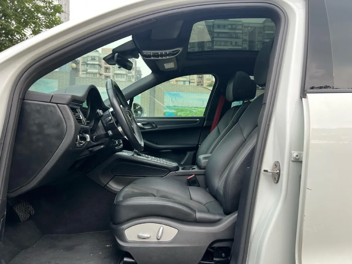 2018 Porsche Macan 2.0T 252HP L4 7DCT,autocango,china used car exporter,china ev exporter,chinese used car exporter,chinese used ev exporter