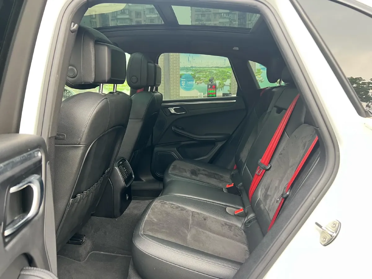 2018 Porsche Macan 2.0T 252HP L4 7DCT,autocango,china used car exporter,china ev exporter,chinese used car exporter,chinese used ev exporter