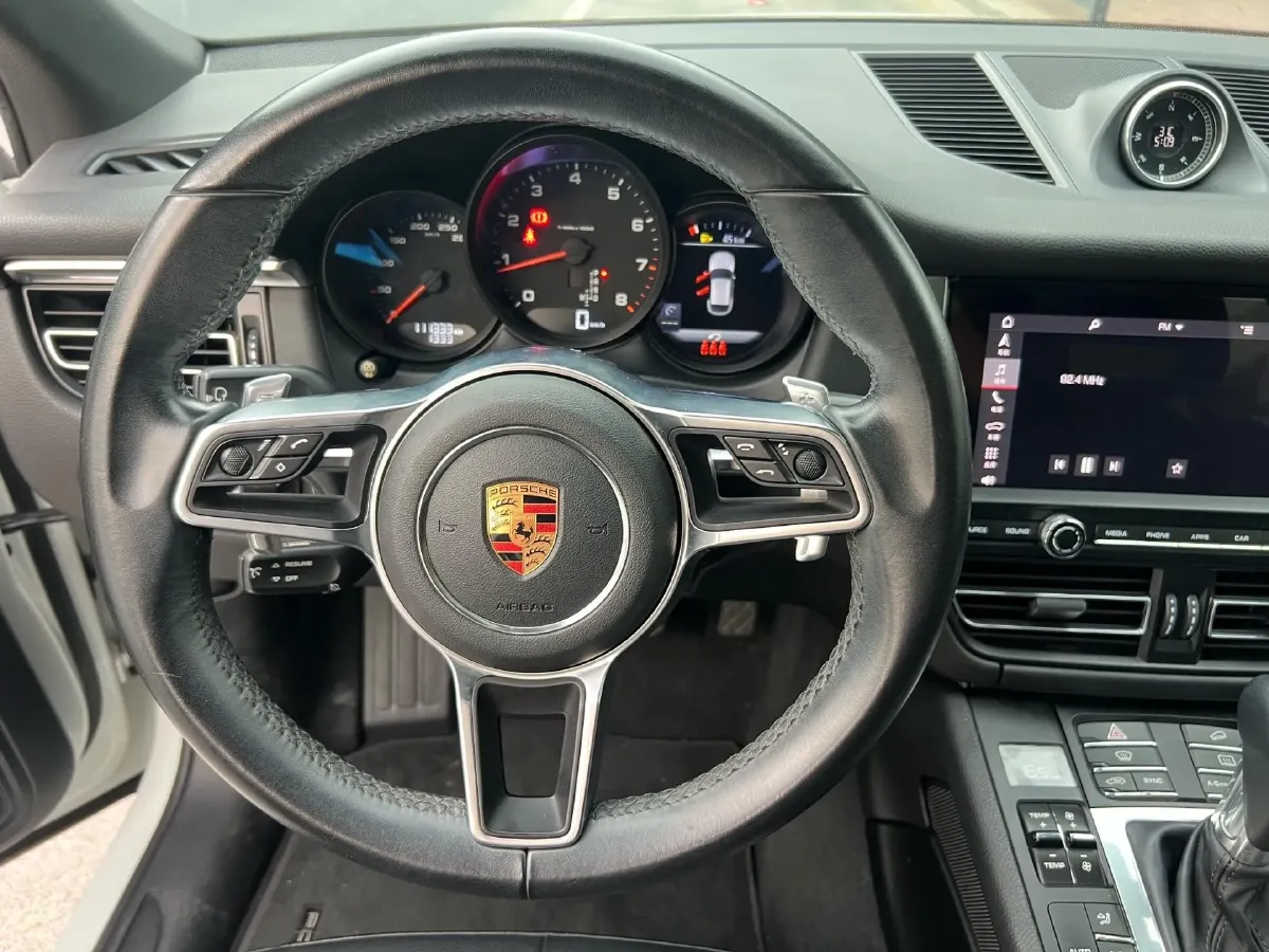 2018 Porsche Macan 2.0T 252HP L4 7DCT,autocango,china used car exporter,china ev exporter,chinese used car exporter,chinese used ev exporter