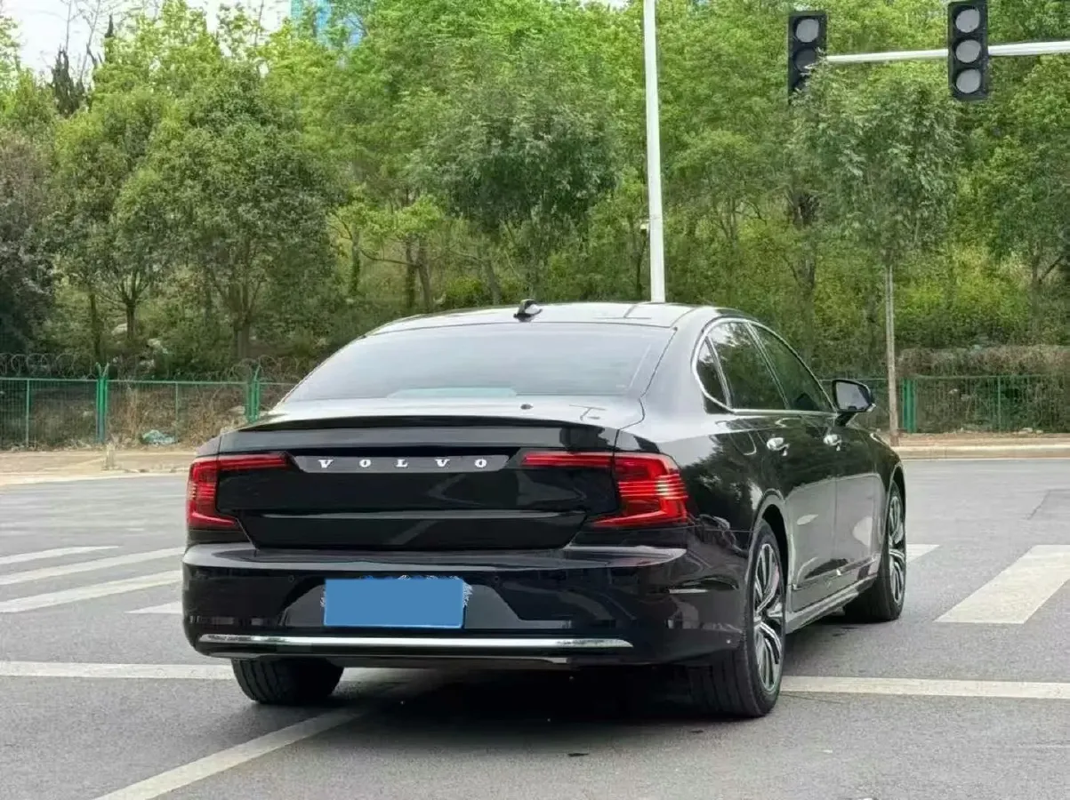 2021 Volvo S90 2.0T 250HP L4 8AT,autocango,china used car exporter,china ev exporter,chinese used car exporter,chinese used ev exporter