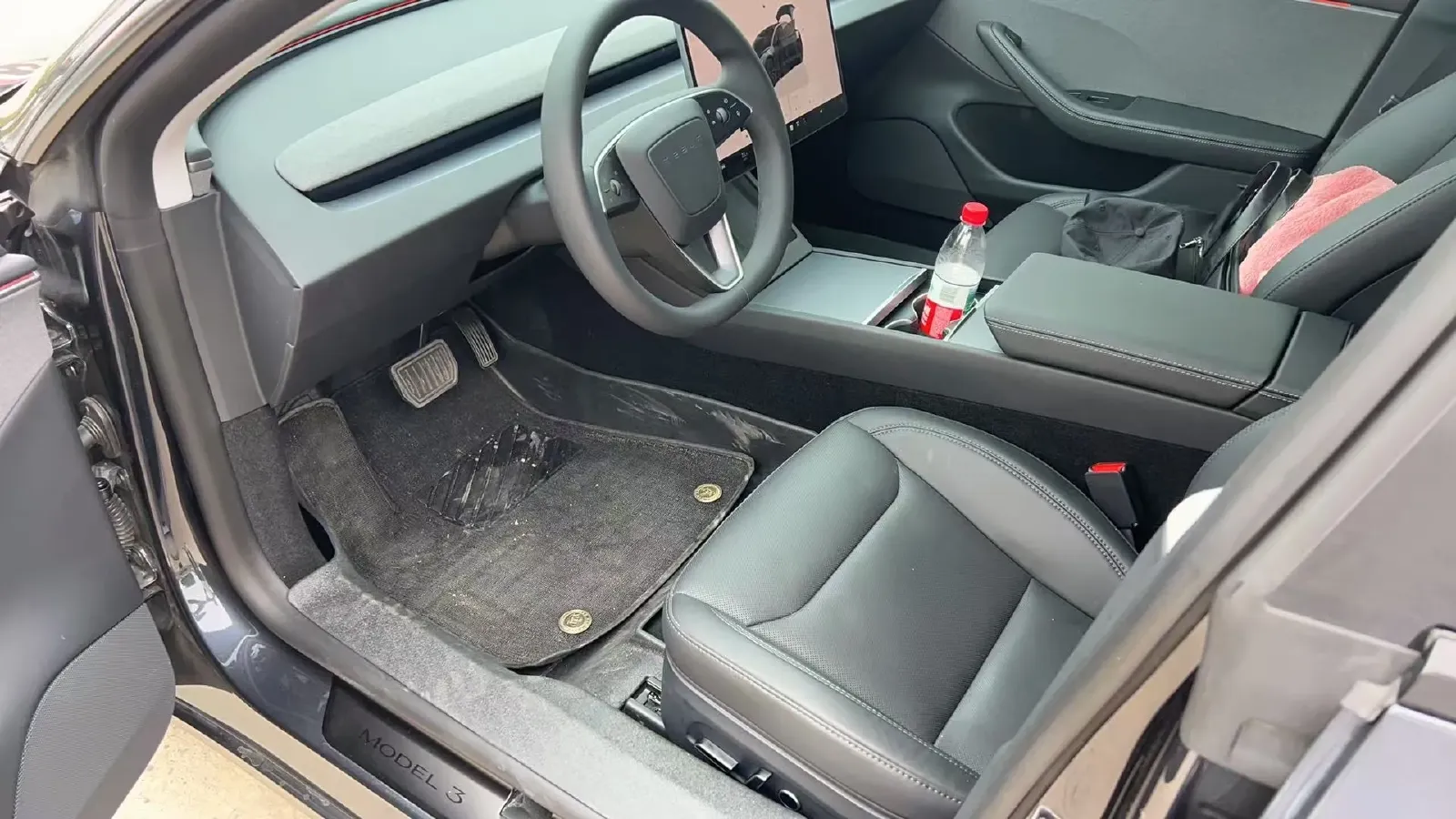 2025 Tesla Model 3 BEV 62.5KWH,autocango,china used car exporter,china ev exporter,chinese used car exporter,chinese used ev exporter