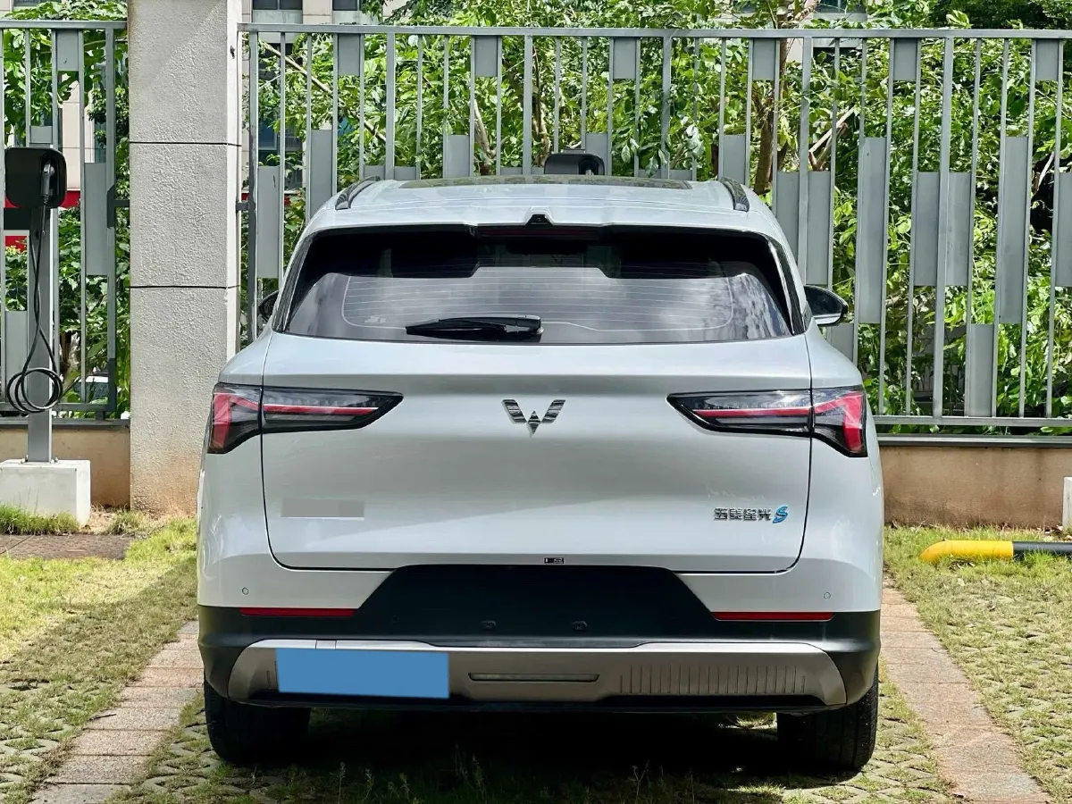 2024 WuLing XingGuangS BEV 60KWH,autocango,china used car exporter,china ev exporter,chinese used car exporter,chinese used ev exporter