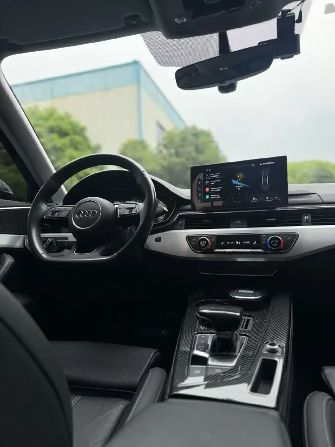 2024 Audi A4L 2.0T 190HP L4 7DCT,autocango,china used car exporter,china ev exporter,chinese used car exporter,chinese used ev exporter