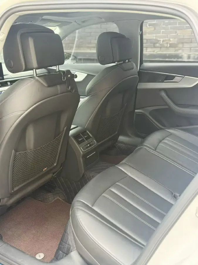 2024 Audi A4L 2.0T 190HP L4 7DCT,autocango,china used car exporter,china ev exporter,chinese used car exporter,chinese used ev exporter
