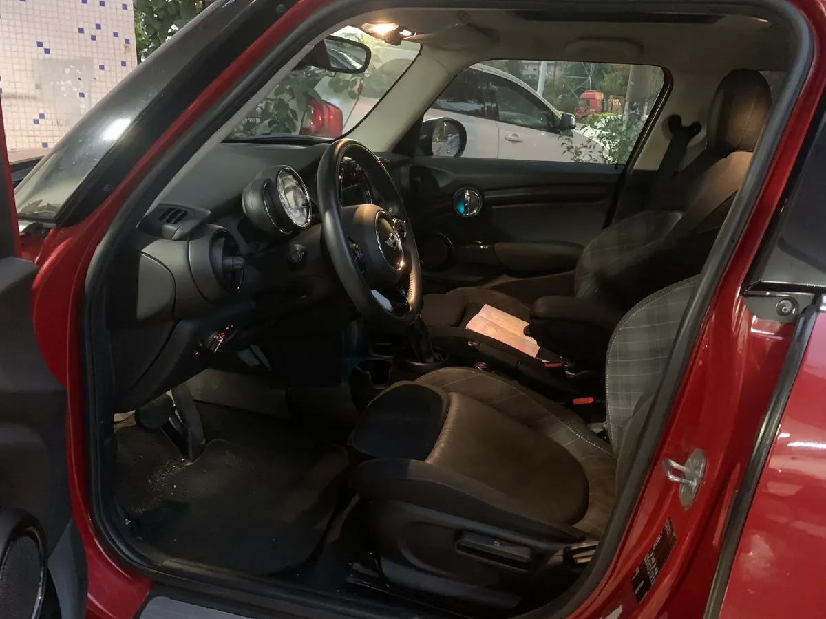 2016 MINI MINI 1.5T 136HP L3 6AT,autocango,china used car exporter,china ev exporter,chinese used car exporter,chinese used ev exporter