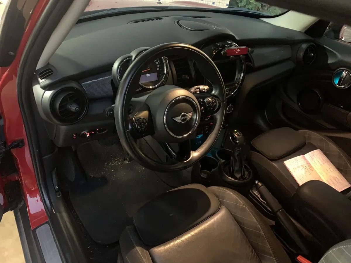 2016 MINI MINI 1.5T 136HP L3 6AT,autocango,china used car exporter,china ev exporter,chinese used car exporter,chinese used ev exporter