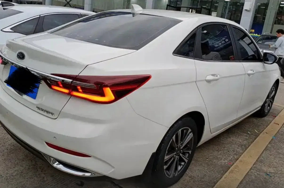 2021 Ford Escort 1.5L 122HP L3 6AT,autocango,china used car exporter,china ev exporter,chinese used car exporter,chinese used ev exporter