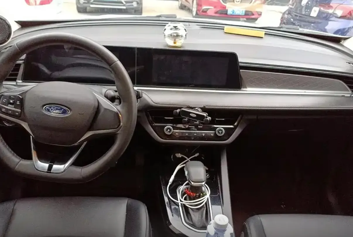 2021 Ford Escort 1.5L 122HP L3 6AT,autocango,china used car exporter,china ev exporter,chinese used car exporter,chinese used ev exporter