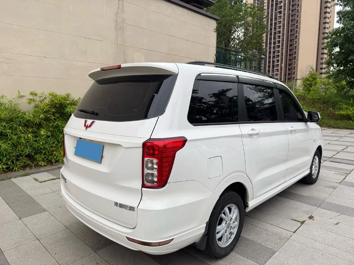 2019 WuLing HongGuang 1.5L 99HP L4 6MT,autocango,china used car exporter,china ev exporter,chinese used car exporter,chinese used ev exporter