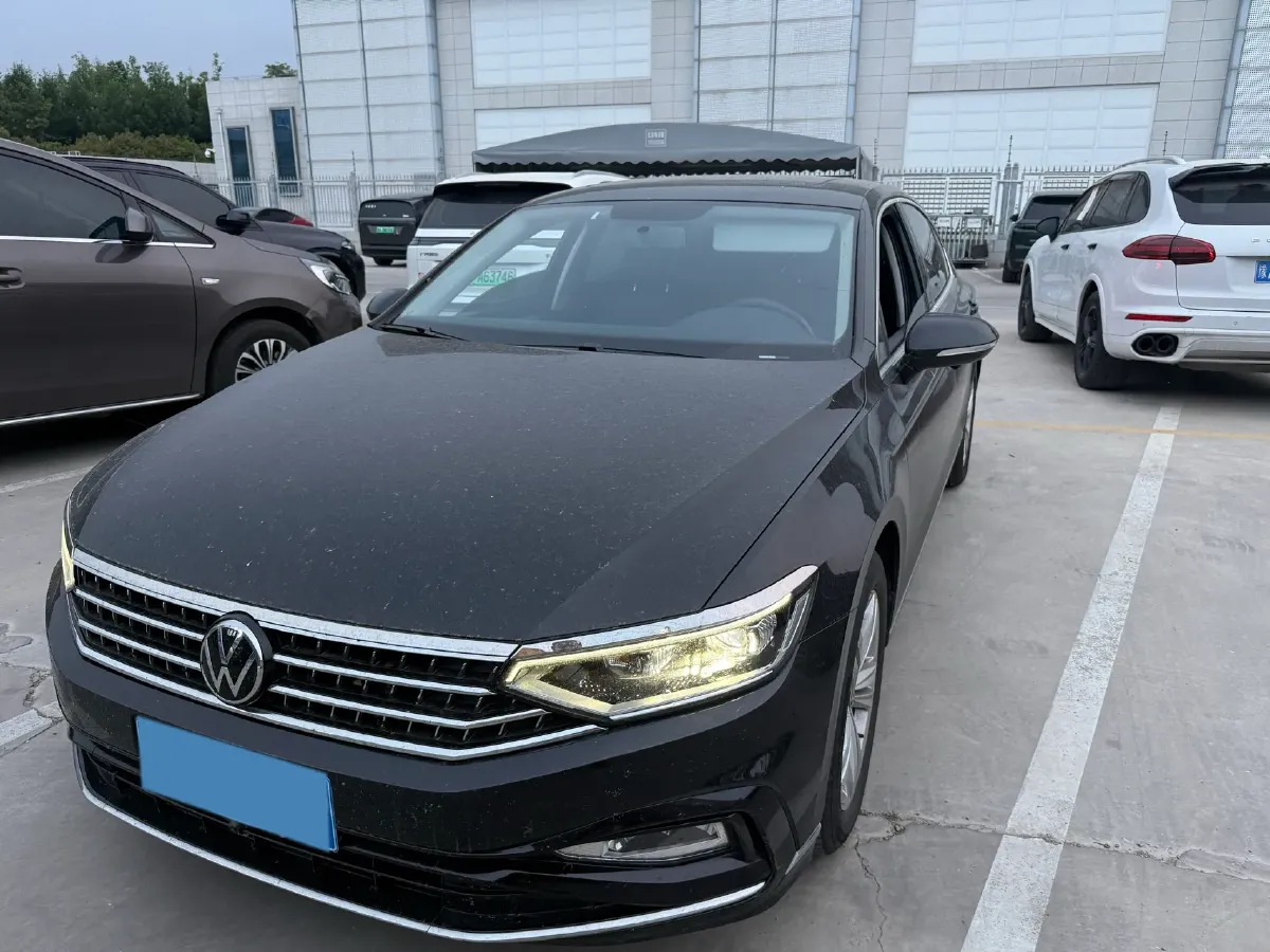 2023 Volkswagen Magotan 1.4T 150HP L4 7DCT,autocango,china used car exporter,china ev exporter,chinese used car exporter,chinese used ev exporter