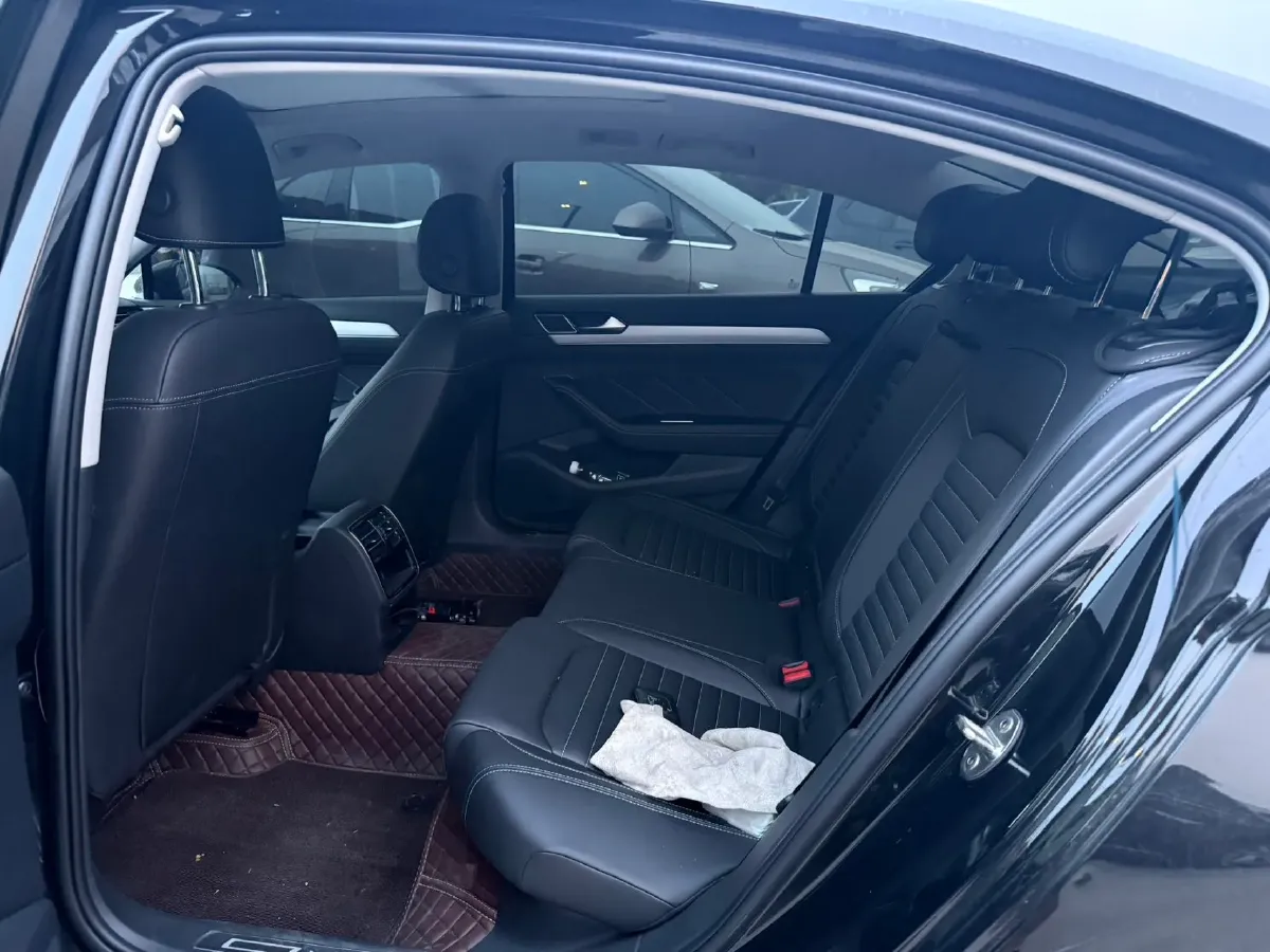2023 Volkswagen Magotan 1.4T 150HP L4 7DCT,autocango,china used car exporter,china ev exporter,chinese used car exporter,chinese used ev exporter