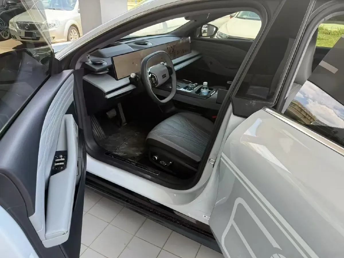 2025 Geely Galaxy E8 BEV 76KWH,autocango,china used car exporter,china ev exporter,chinese used car exporter,chinese used ev exporter
