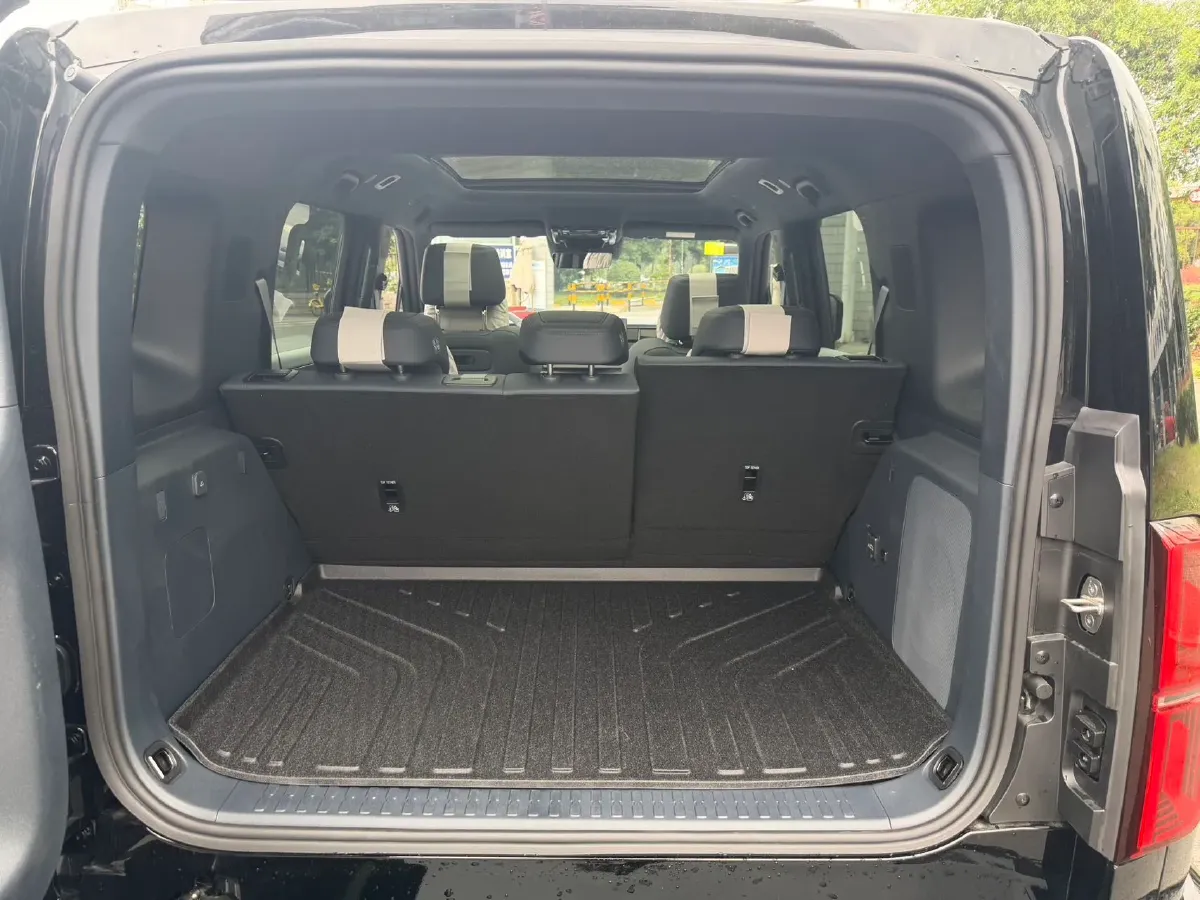 2025 FangChengBao Bao 5 1.5T 194HP L4 E-CVT PHEV,autocango,china used car exporter,china ev exporter,chinese used car exporter,chinese used ev exporter