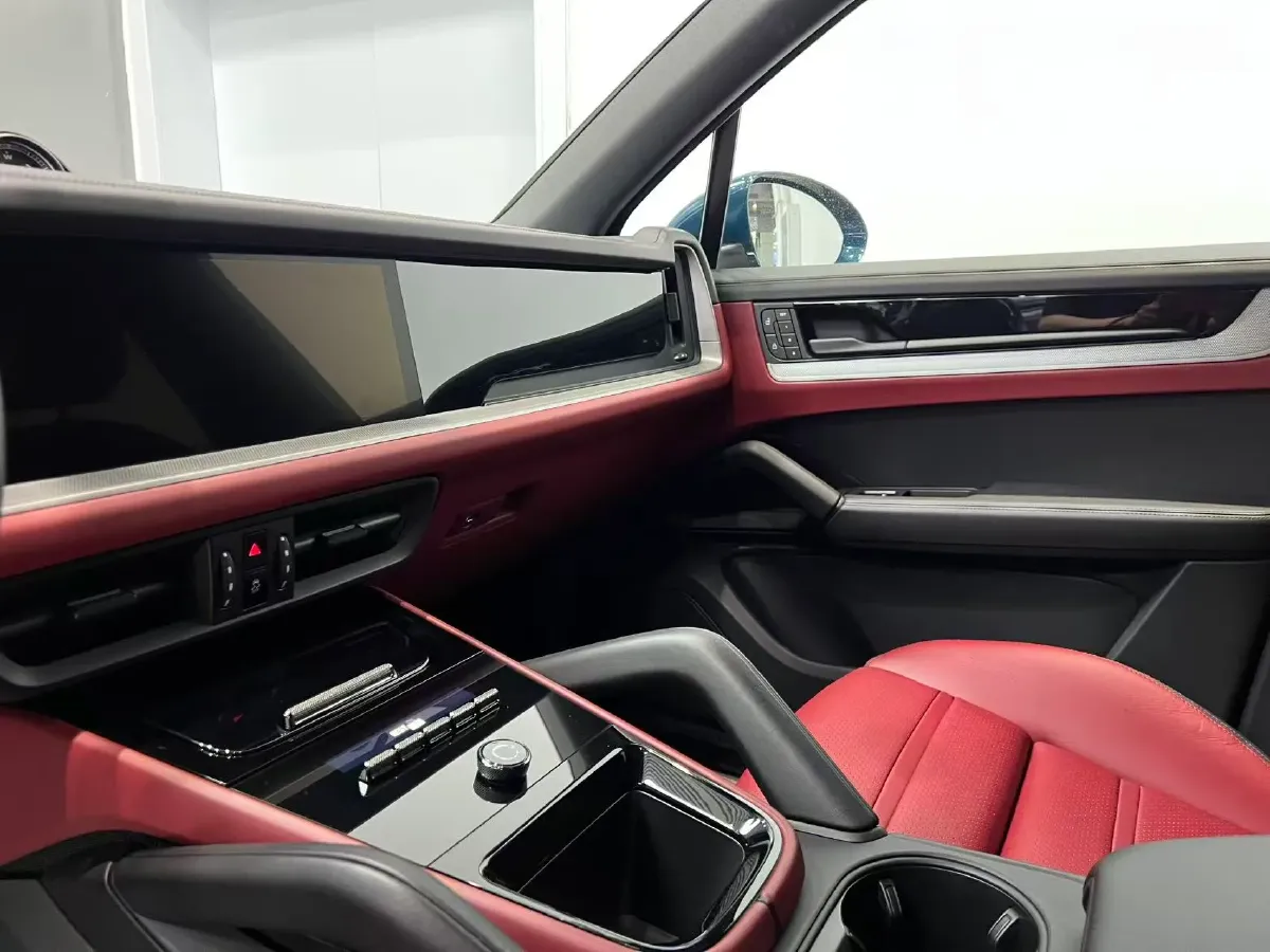 2025 Porsche Cayenne 3.0T 354HP V6 8AT,autocango,china used car exporter,china ev exporter,chinese used car exporter,chinese used ev exporter